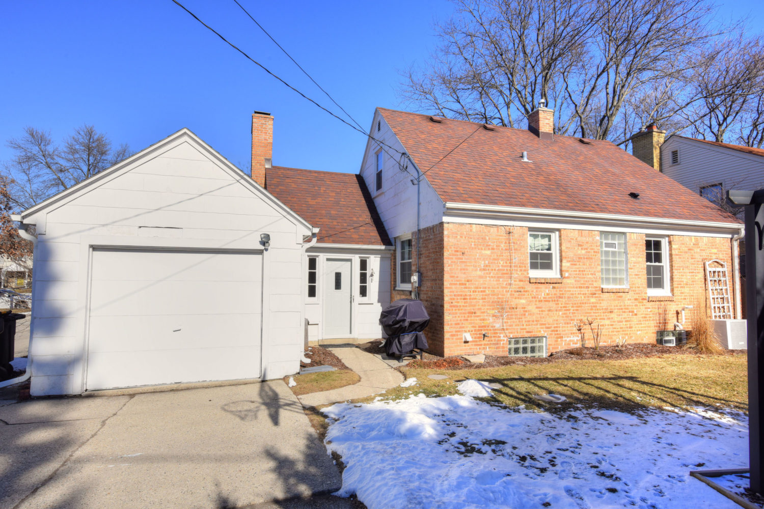 9305 Jackson Park Blvd. Firefly Real Estate