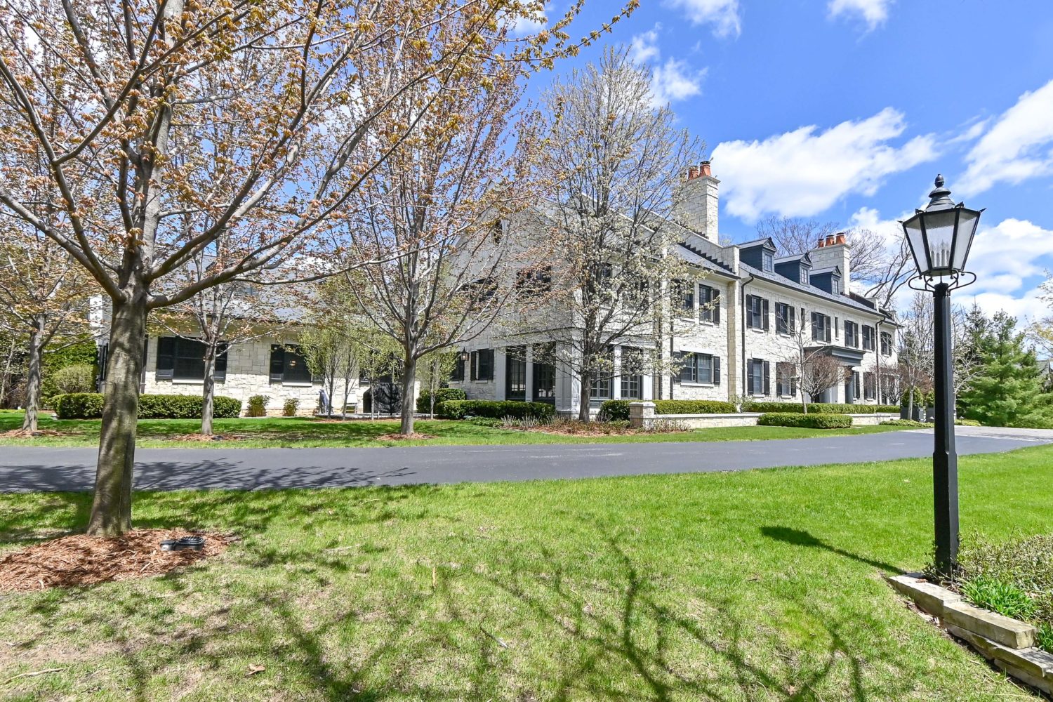 1500 Sunset Dr., Elm Grove, WI 53122 Firefly Real Estate