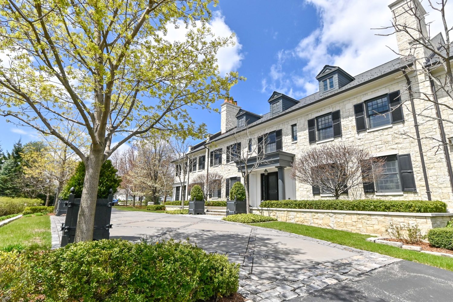 1500 Sunset Dr., Elm Grove, WI 53122 Firefly Real Estate