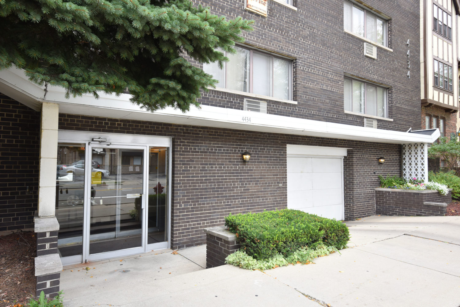 4434 N. Oakland Ave. 203, Shorewood, WI 532111615 Firefly Real Estate