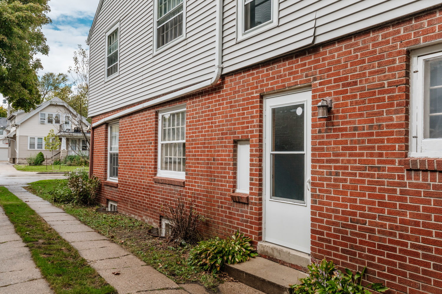 2260/2262 N. 72nd St., Wauwatosa, WI 53213 Firefly Real Estate