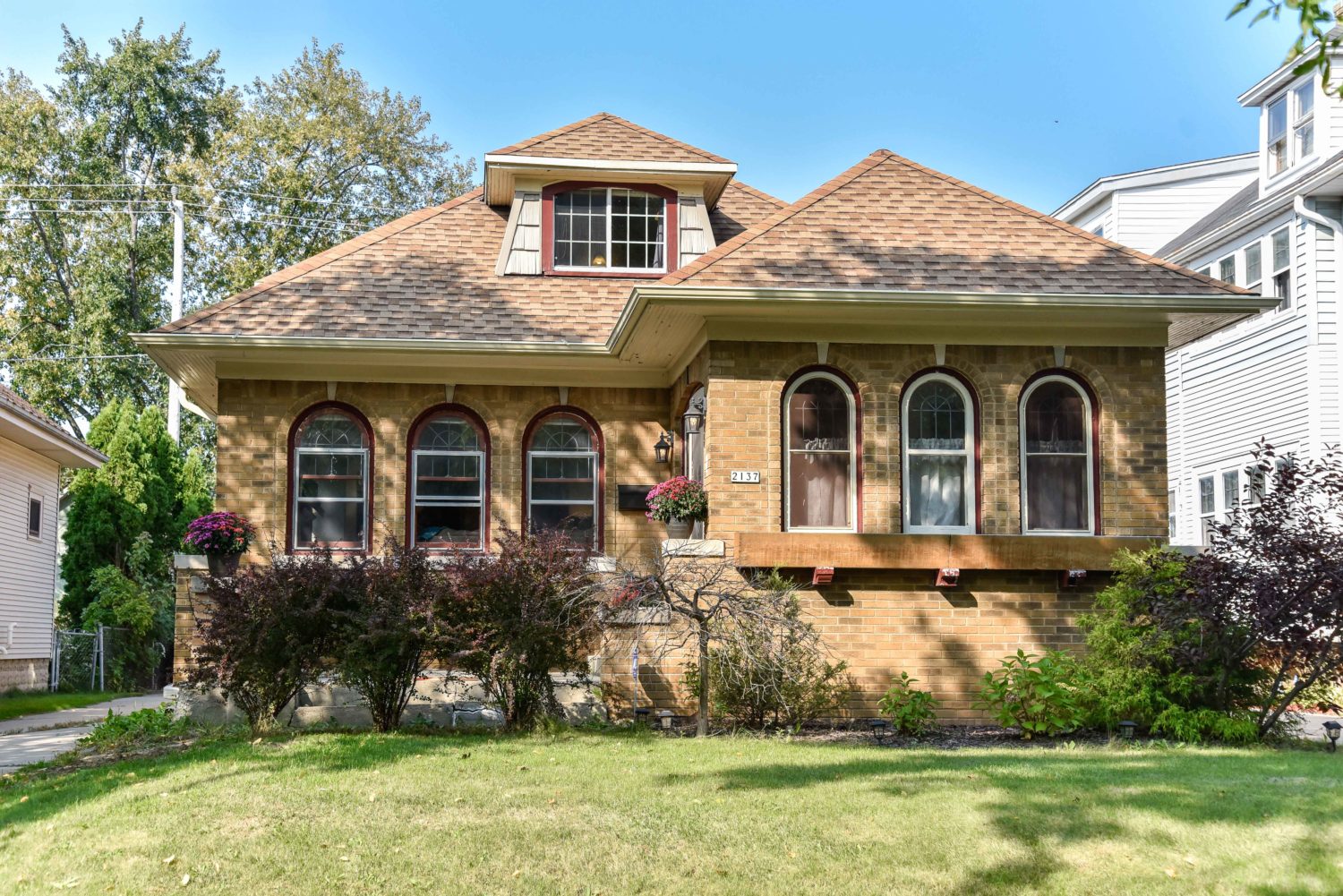 2137 N. 60th St., Wauwatosa, WI 53213 Firefly Real Estate