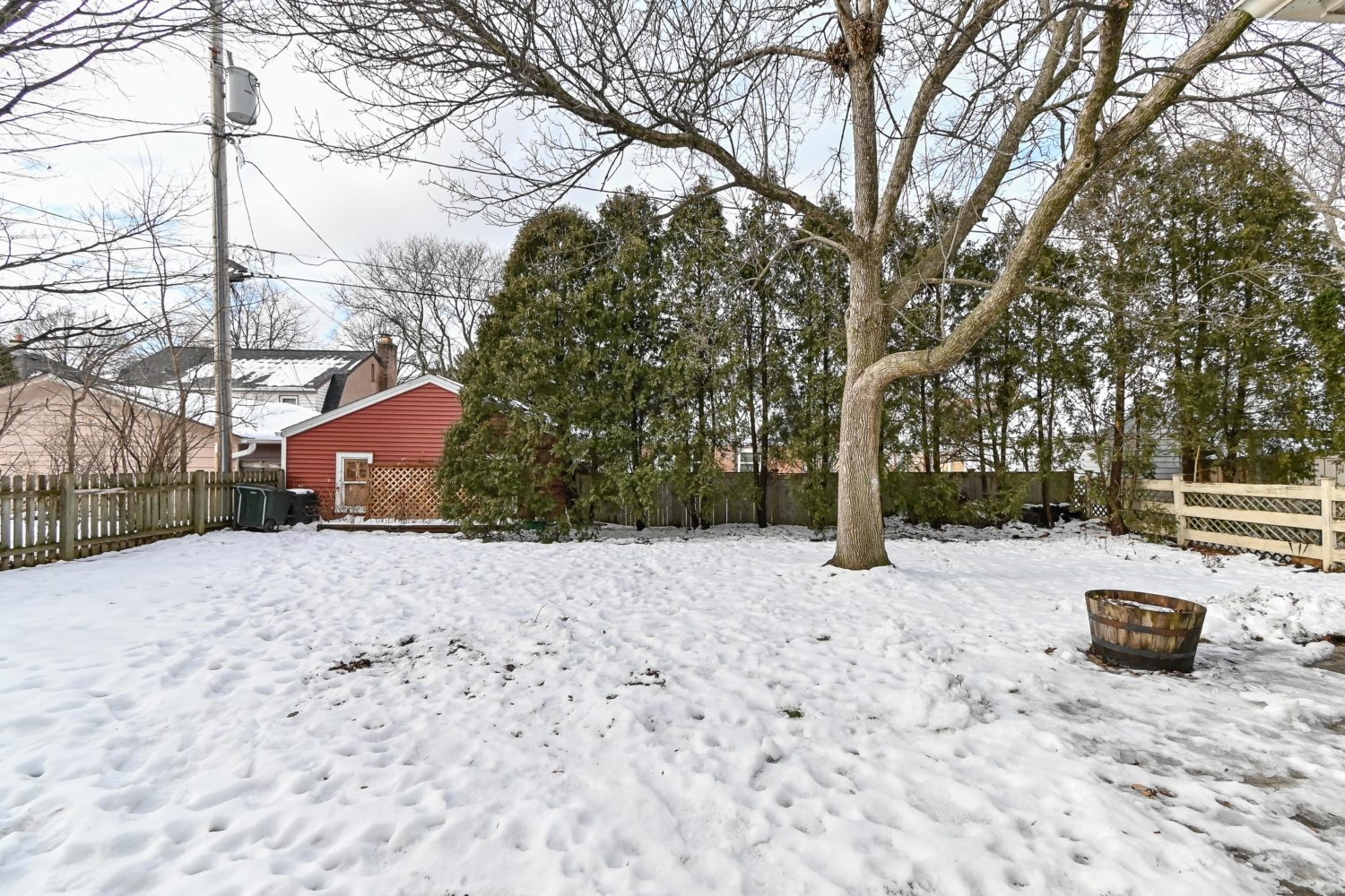 2647 N. Swan Blvd., Wauwatosa, WI 53226 Firefly Real Estate