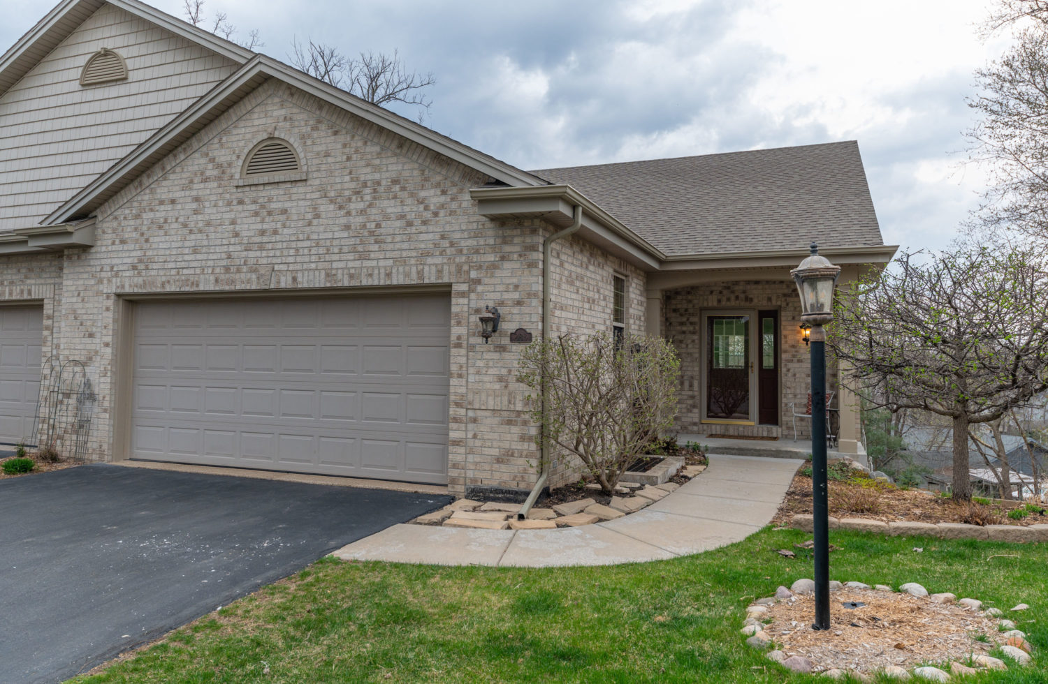 283 Cardinal Ridge Dr., Pewaukee, WI 53072 Firefly Real Estate