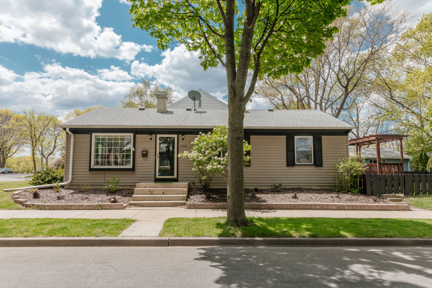 2755 N Emery Ave., Milwaukee, WI 53210 Firefly Real Estate