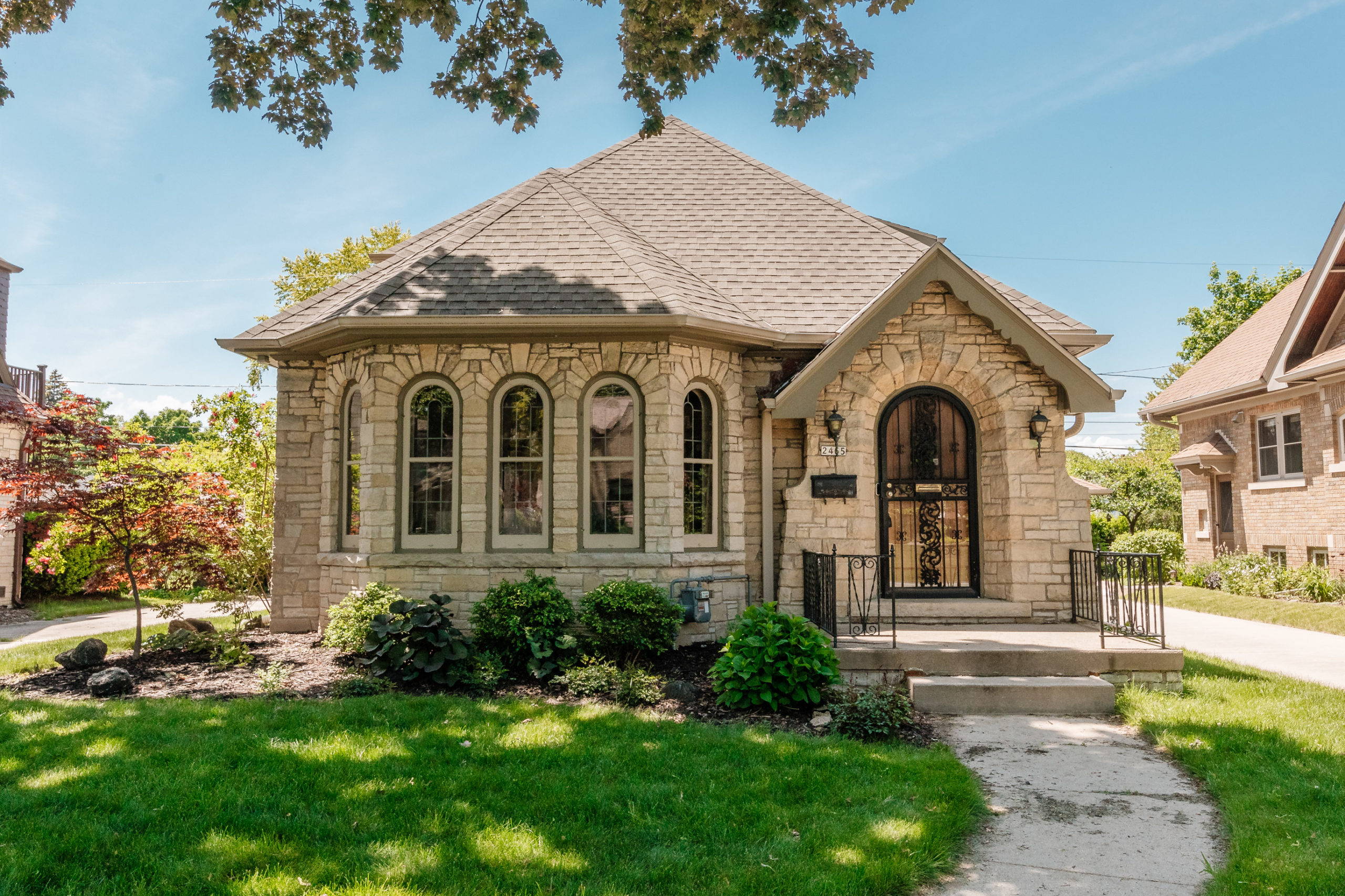 2465 N. 81st St., Wauwatosa, WI 53213 Firefly Real Estate