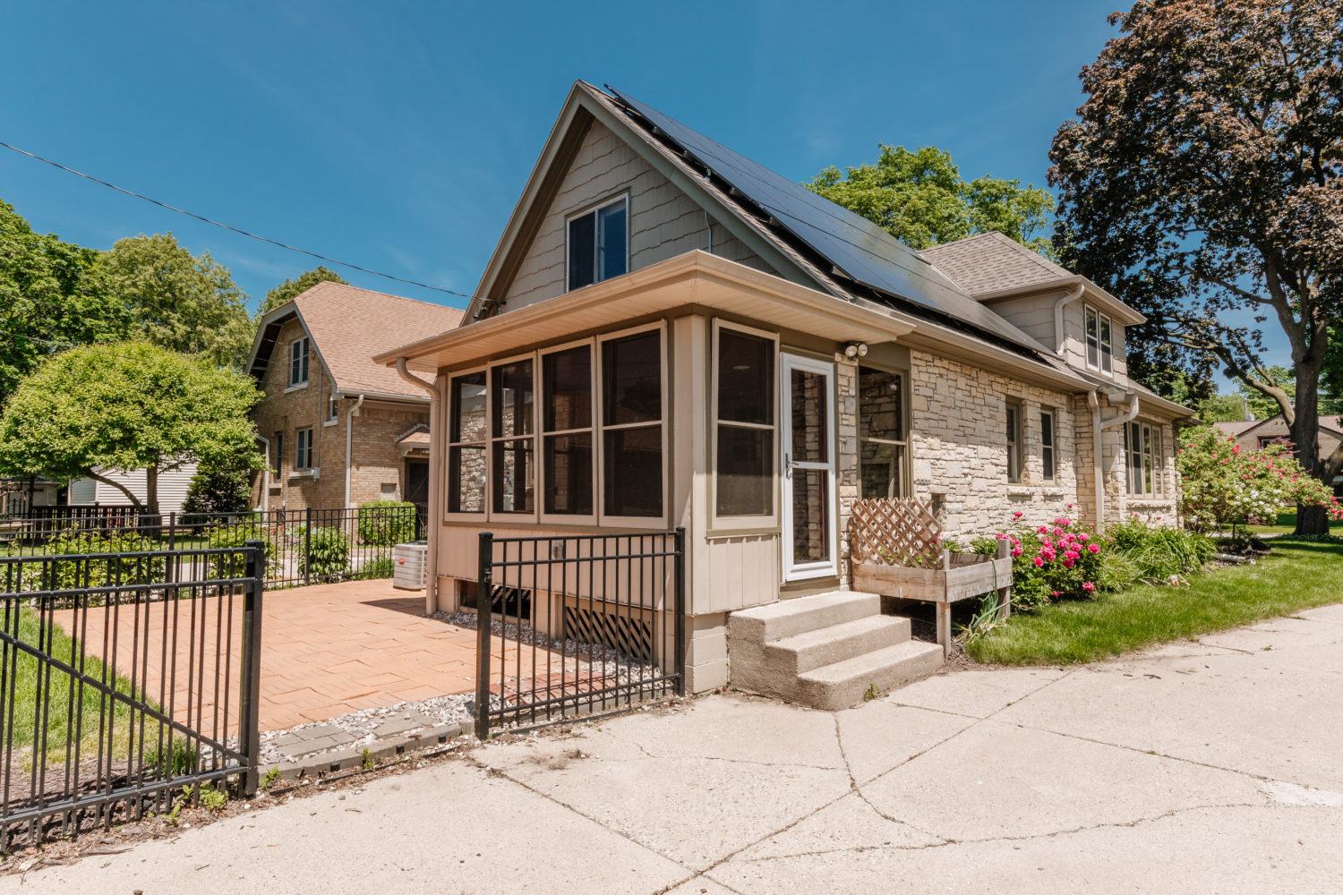 2465 N. 81st St., Wauwatosa, WI 53213 Firefly Real Estate