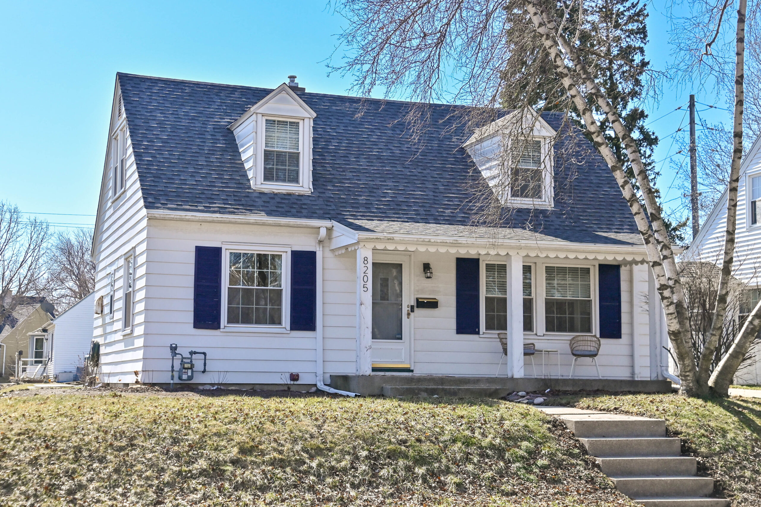  Home for Sale - 8205 W. Honey Creek Pkwy. Milwaukee, WI 53214-1466