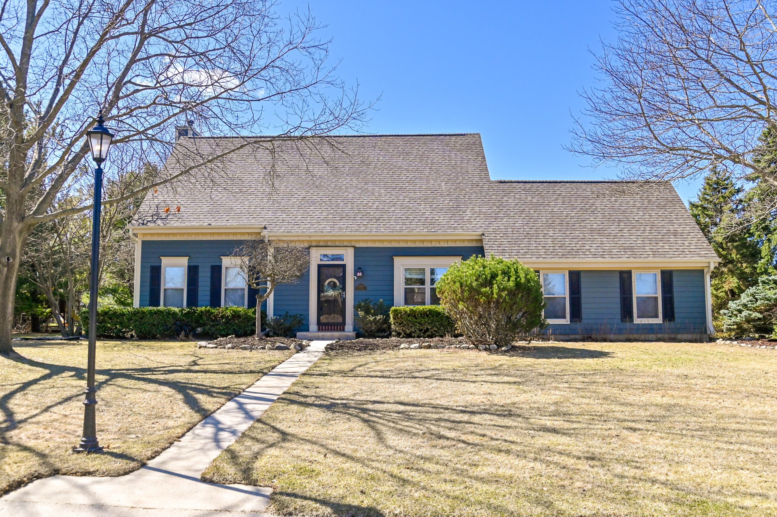  Home for Sale - 930 Calico Ct. Brookfield, WI 53186