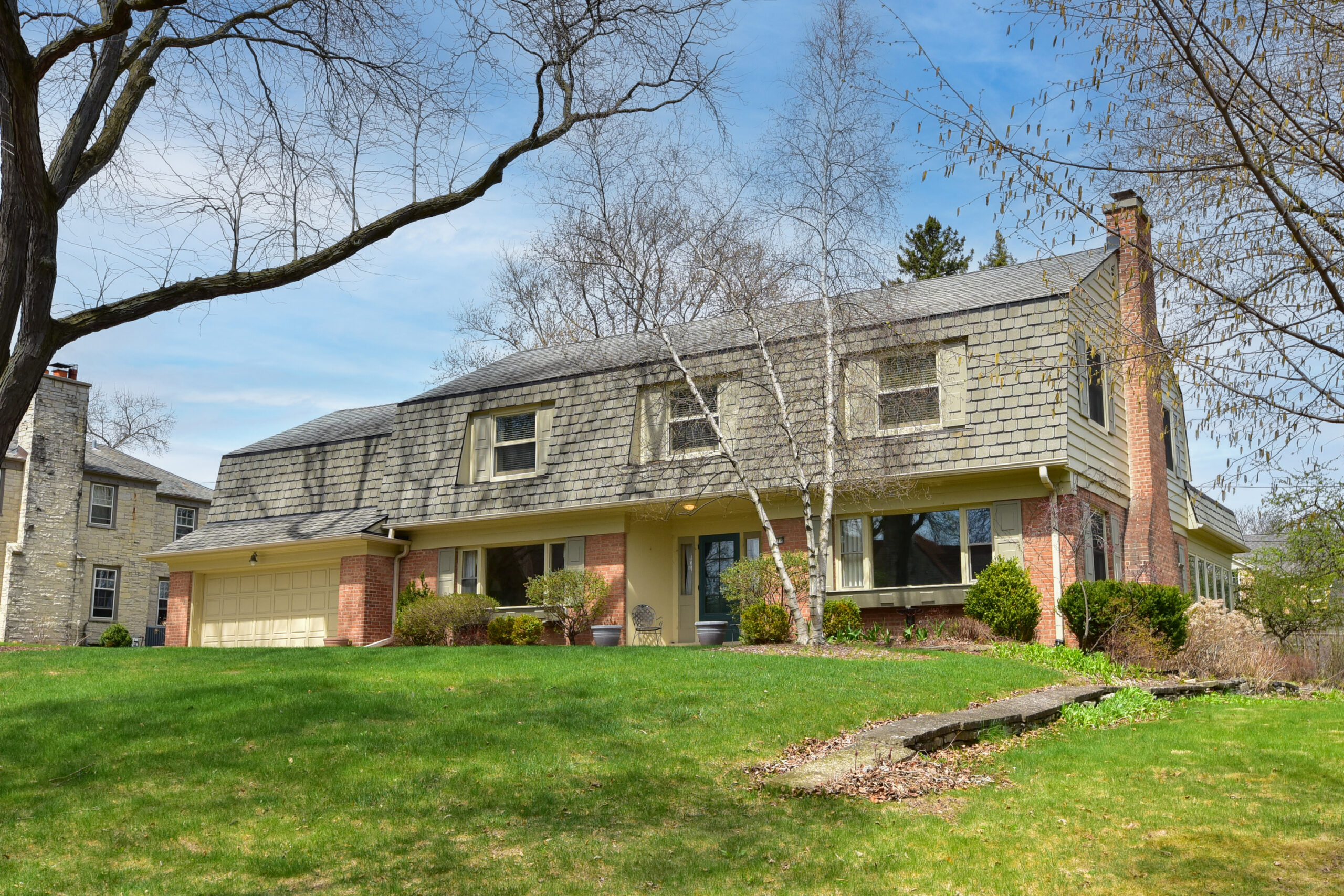  Home for Sale - 8118 Brookside Place Wauwatosa, WI 53213-3318