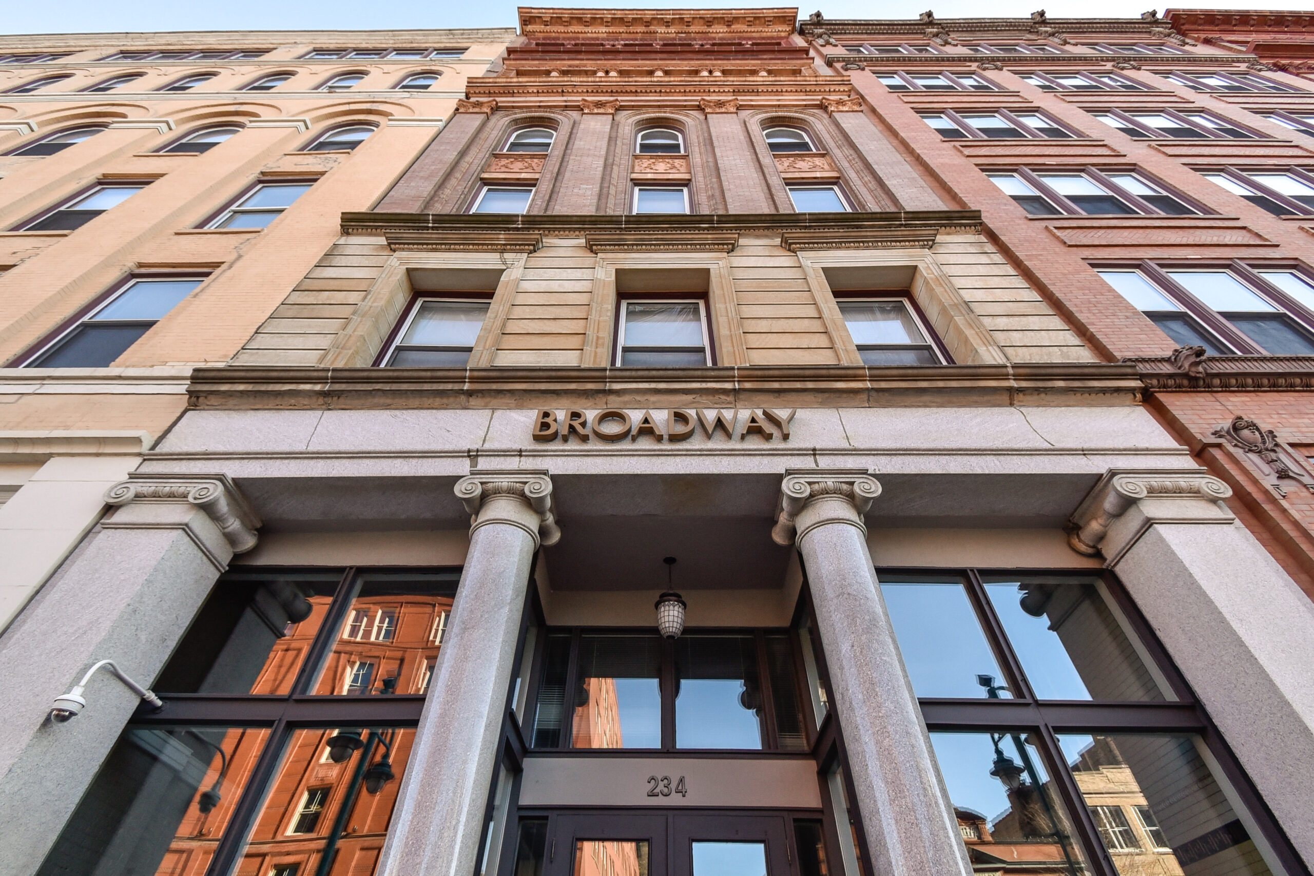  Home for Sale - 234 N. Broadway, Unit 613 Milwaukee, WI 53202-5825