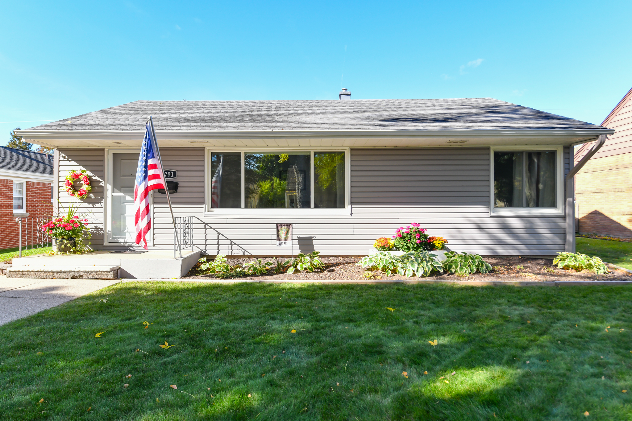  Home for Sale - 2751 N. 88th St. Milwaukee, WI 53222-4645