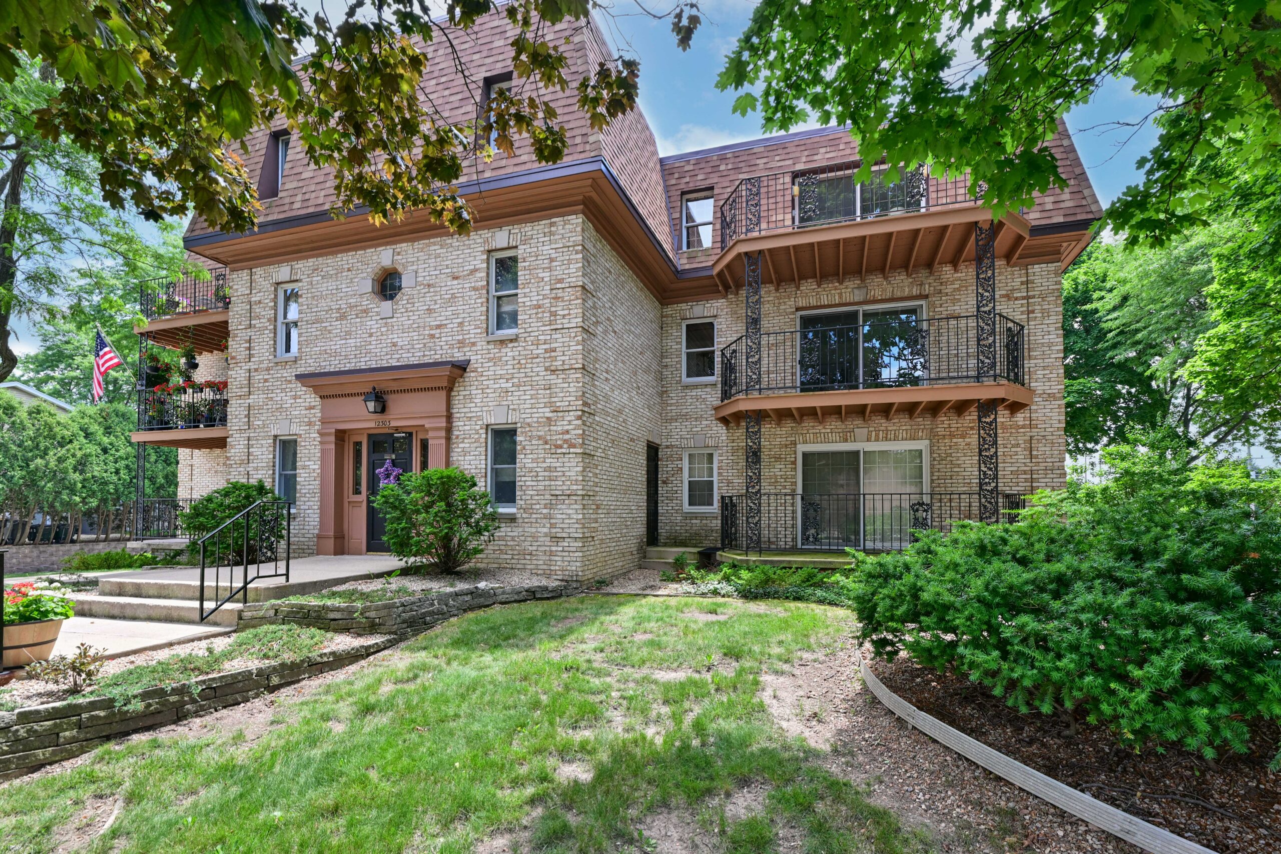  Home for Sale - 12303 W Center St  #1A Wauwatosa, WI 53222