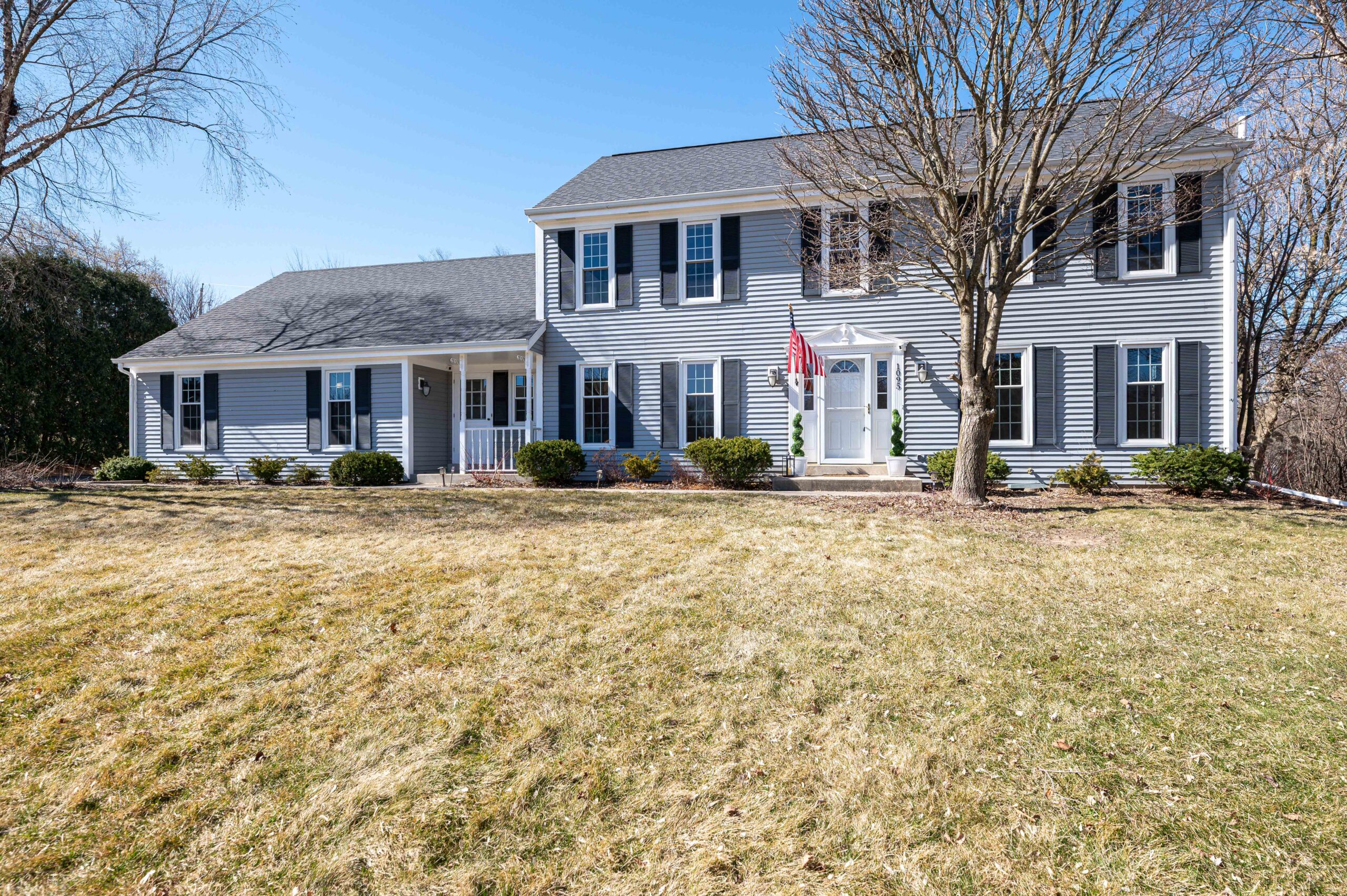  Home for Sale - 1095 Ridge Rd. Waukesha, WI 53186-1418