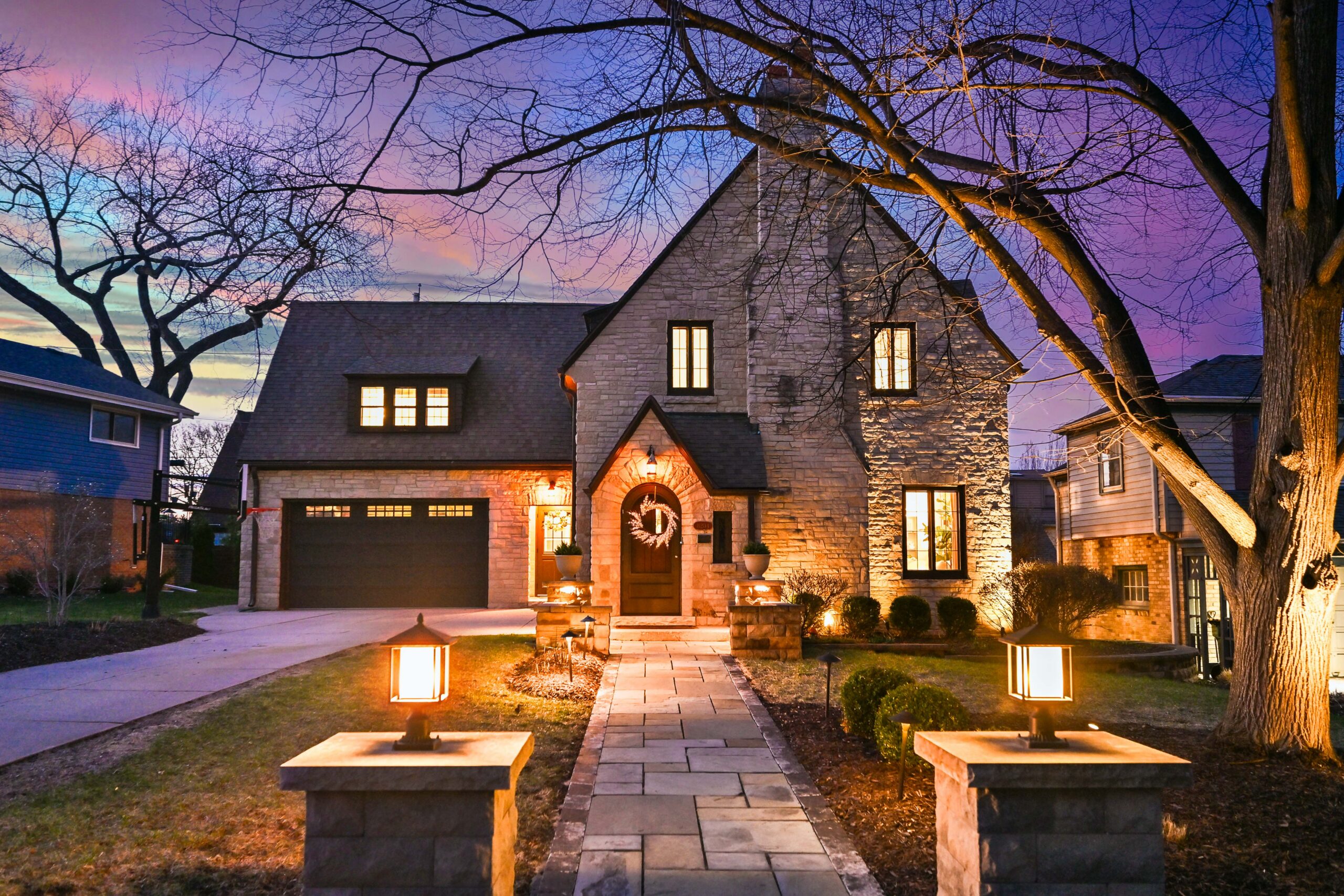  Home for Sale - 8204 Brookside Place Wauwatosa, WI 53213-3320