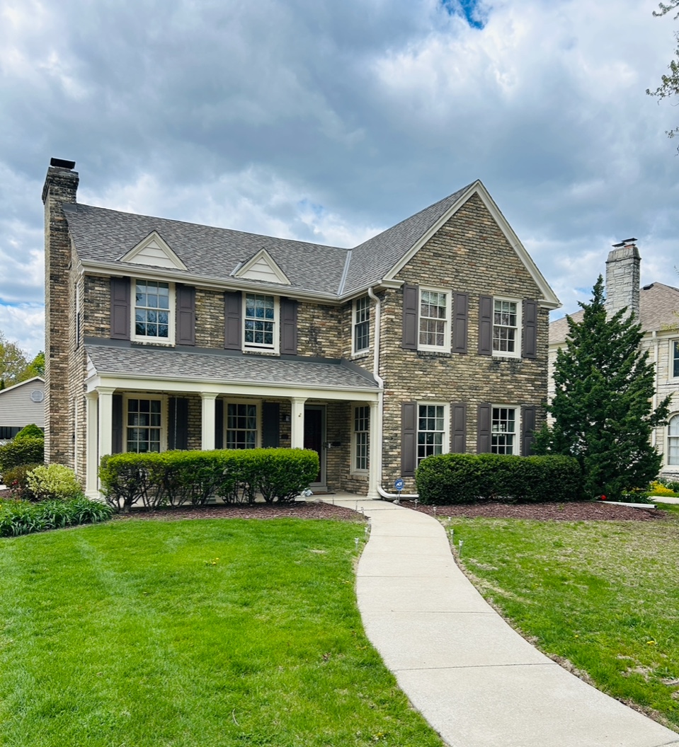  Home for Sale - 653 N. 75th St. Wauwatosa, WI 53213-3503