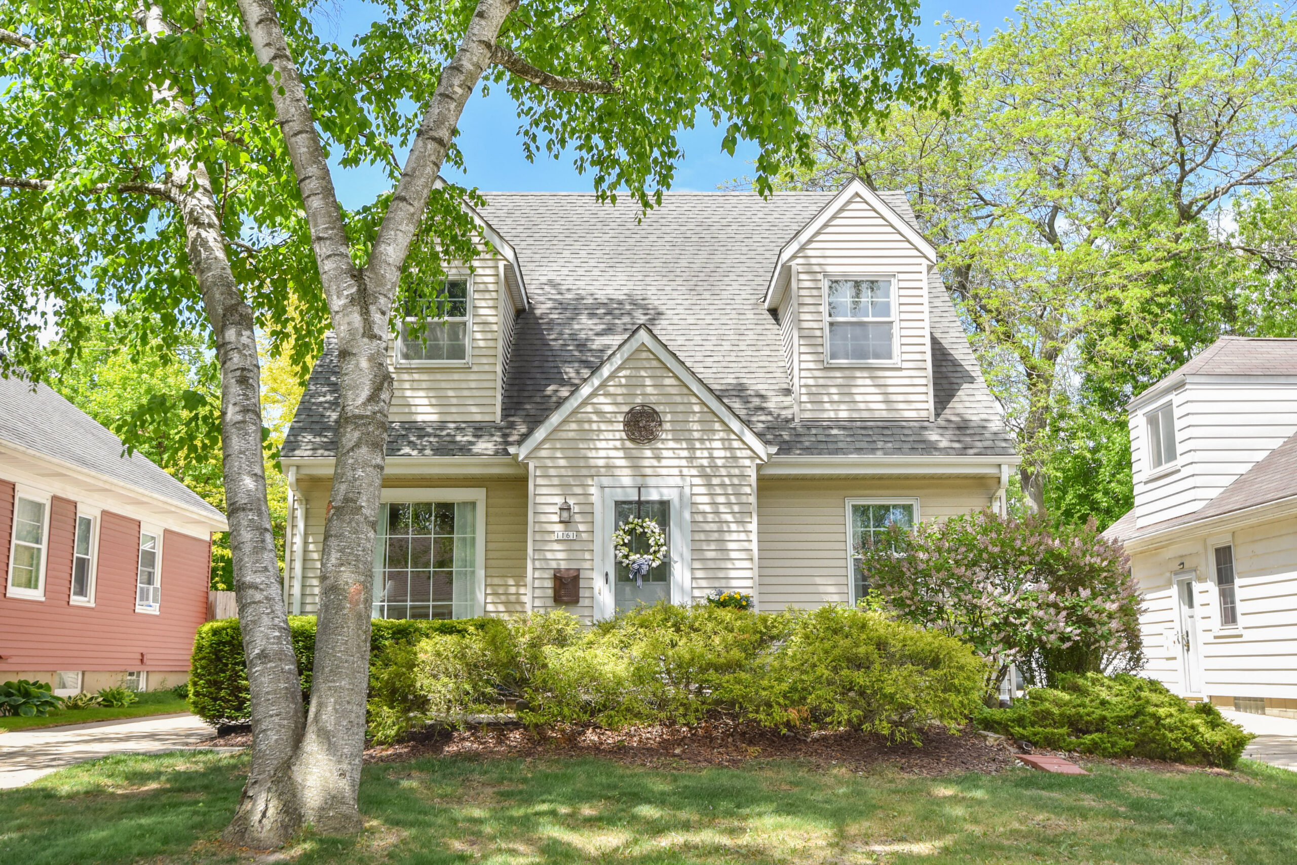  Home for Sale - 1161 Elm Lawn St. Wauwatosa, WI 53213-3031