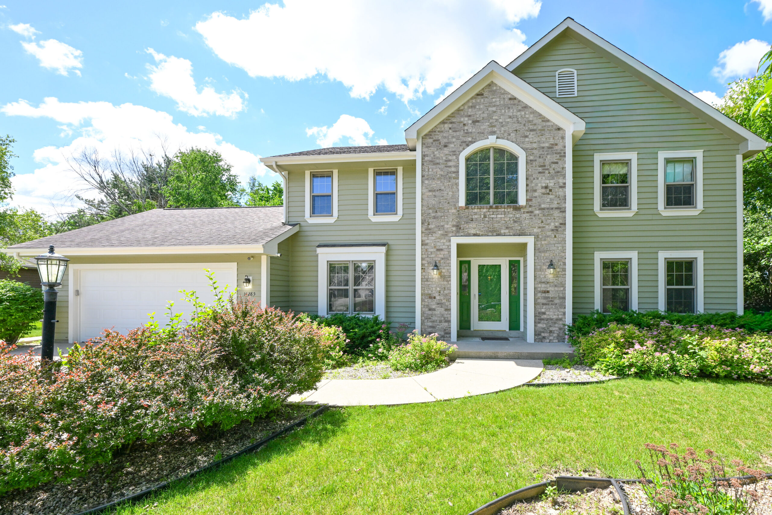  Home for Sale - 14285 W. North Oak Blvd. New Berlin, WI 53151-7469