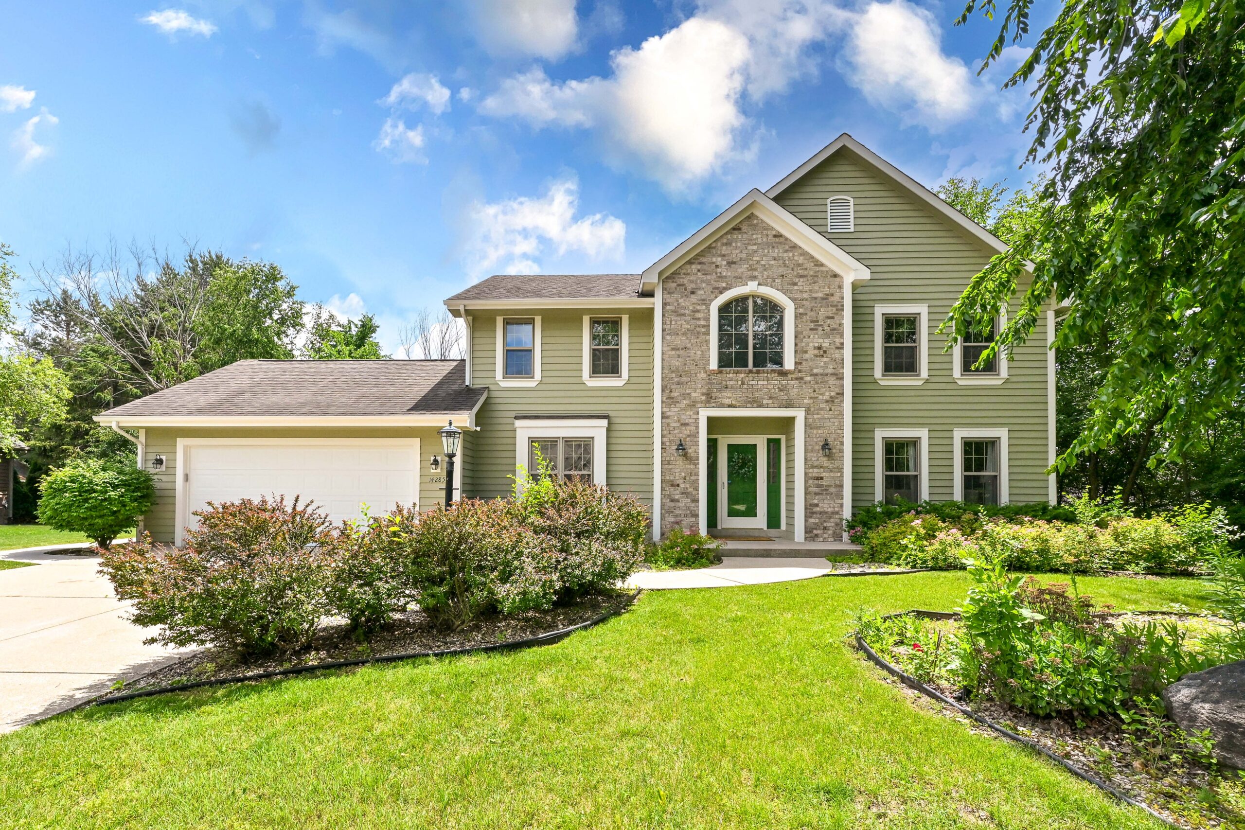 Home for Sale - 14285 W. North Oak Blvd. New Berlin, WI 53151-7469