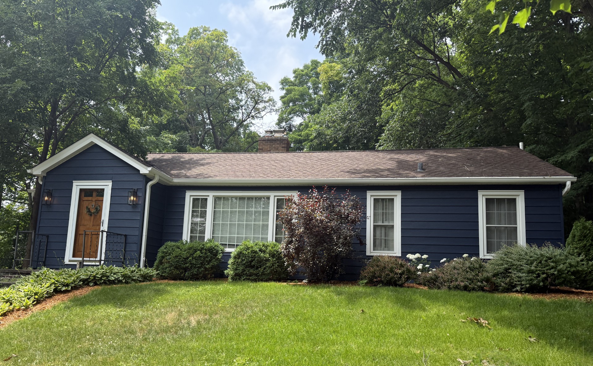 Home for Sale - 975 Apple Tree Ln Brookfield, WI 53005