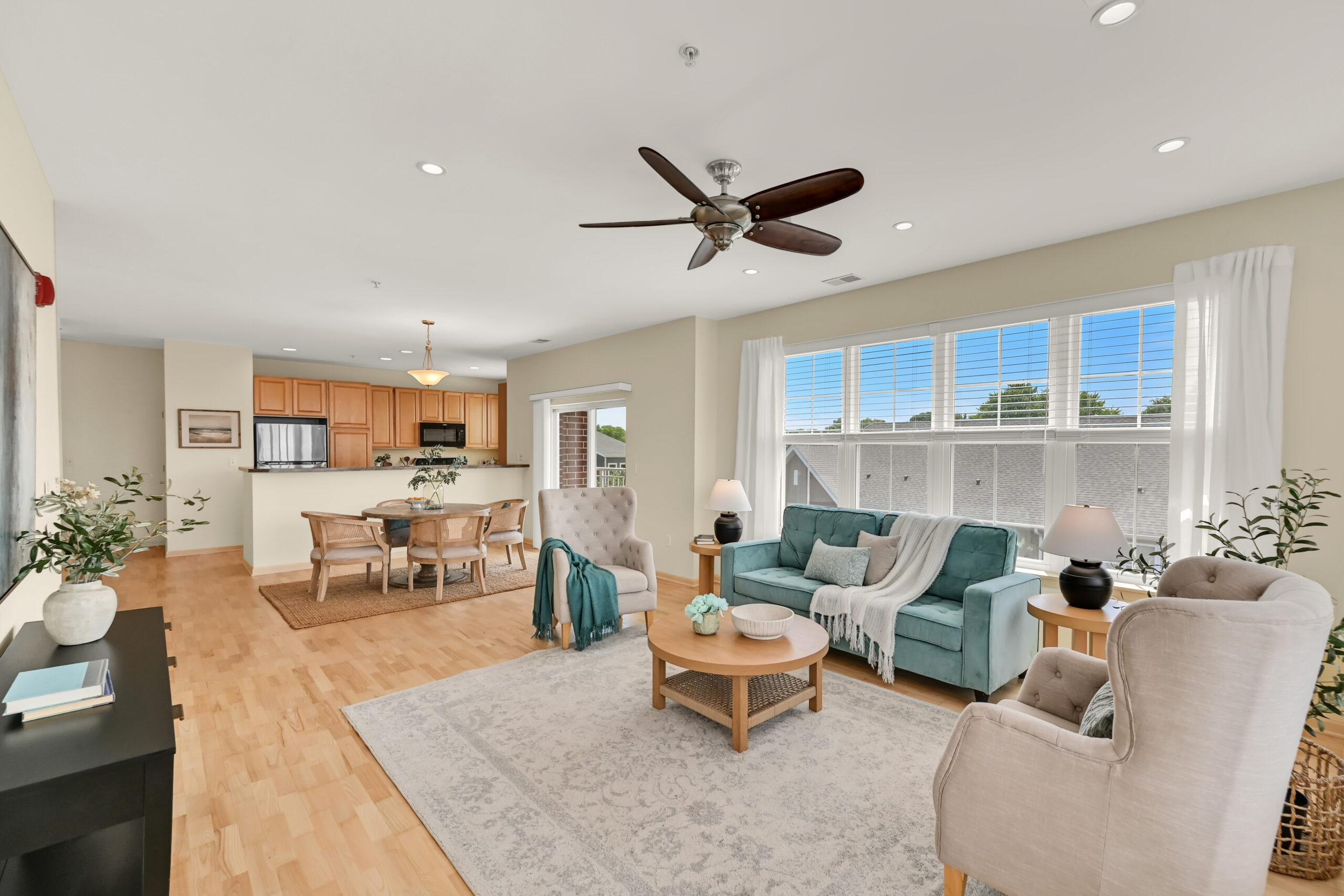 Home for Sale - 3930 S. Lake Dr., #303 Saint Francis, WI 53235