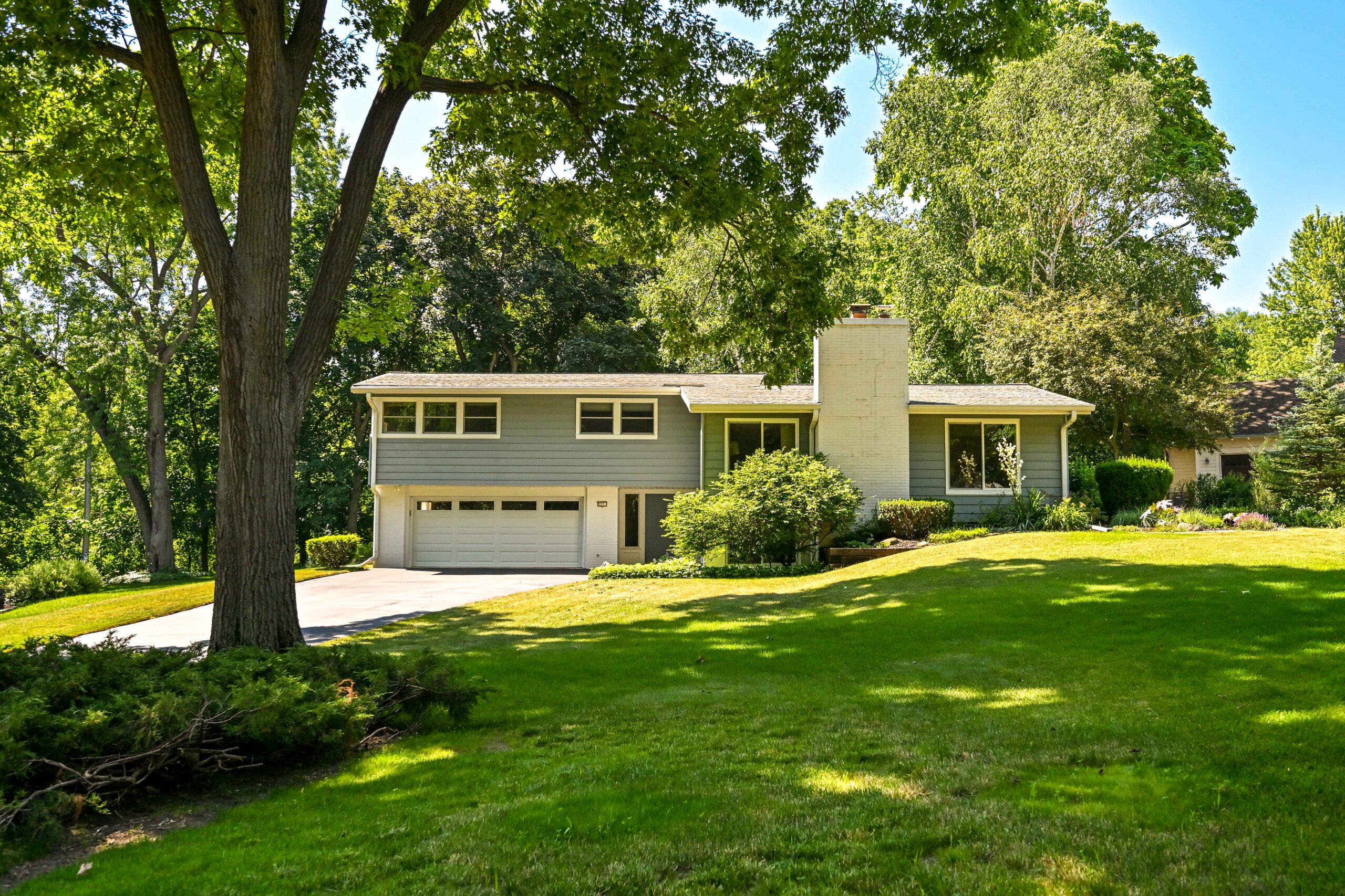  Home for Sale - 955 Katherine Dr. Elm Grove, WI 52122-2150
