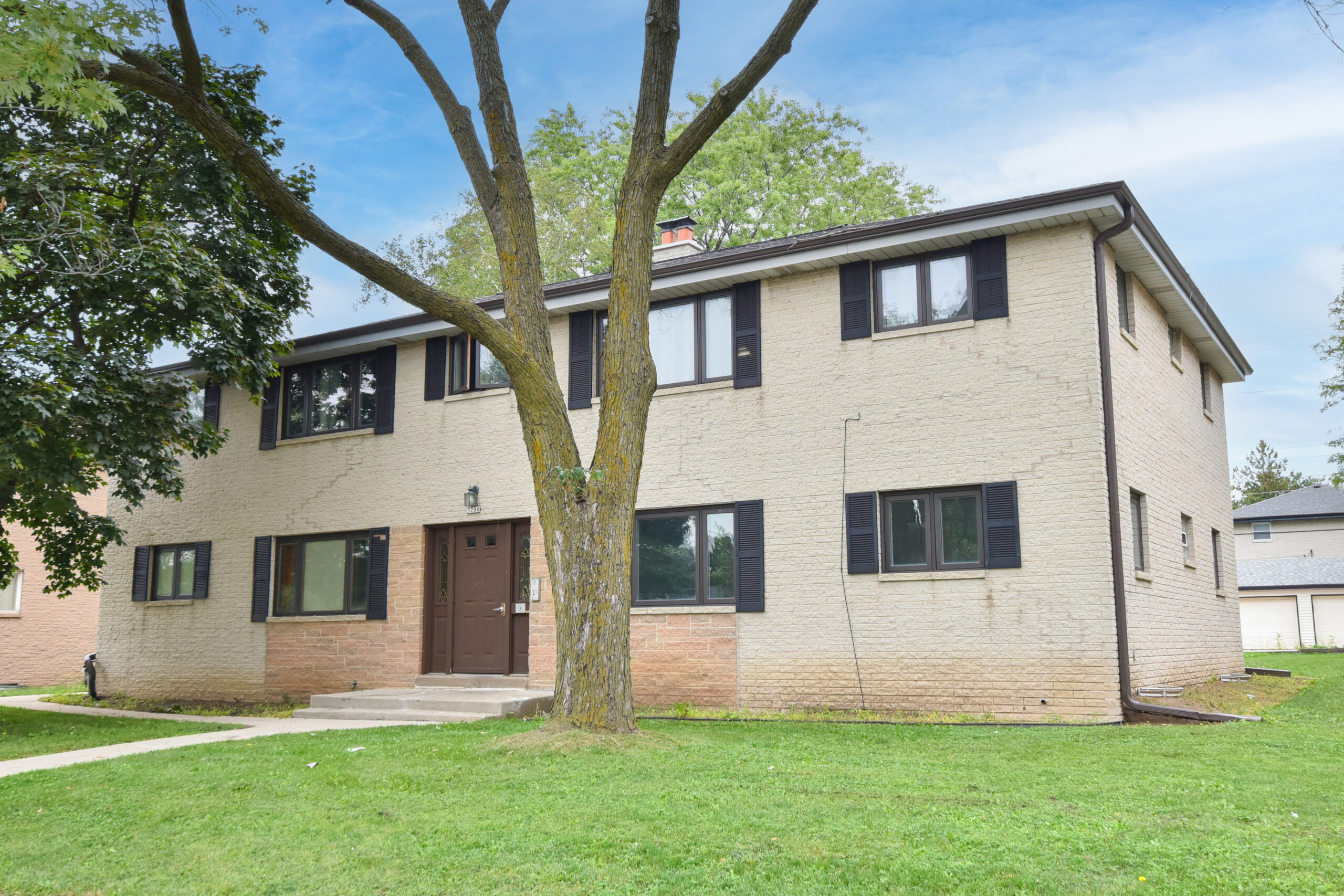  Home for Sale - 5750 N. 91st St. Milwaukee, WI 53225-2741