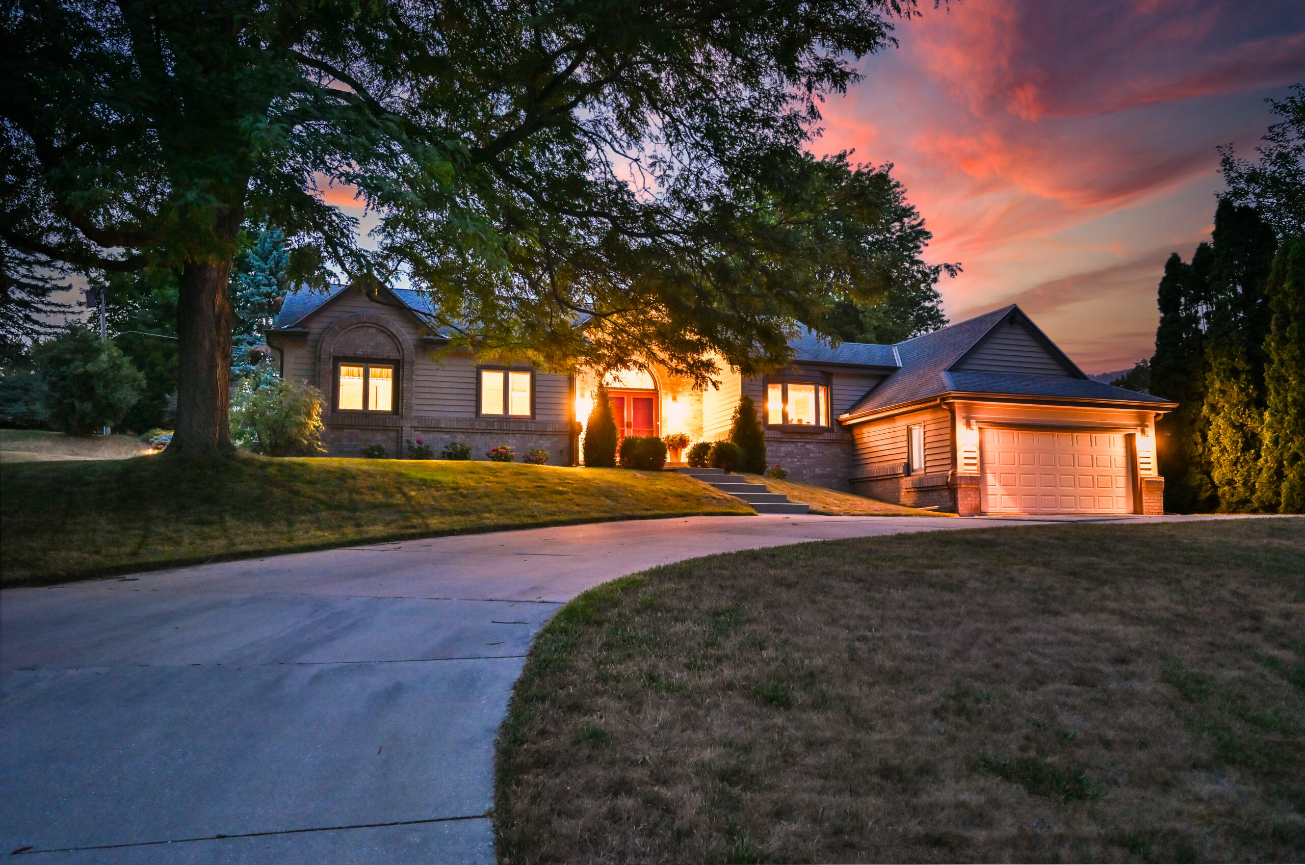  Home for Sale - 16520 W. Heatherly Dr. New Berlin, WI 53151-6538