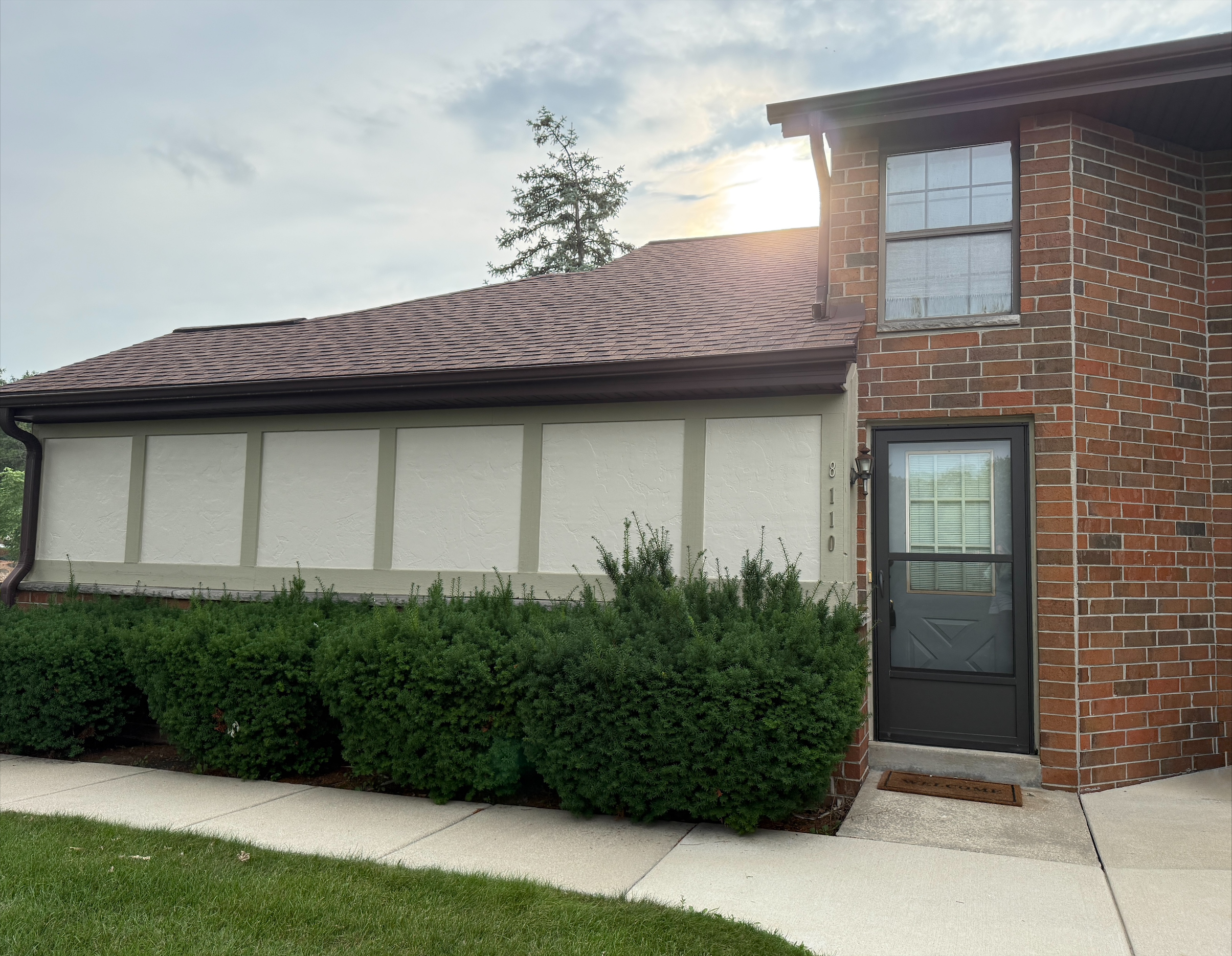  Home for Sale - 8110 S. Forest Hills Circle Franklin, WI 53132-9605