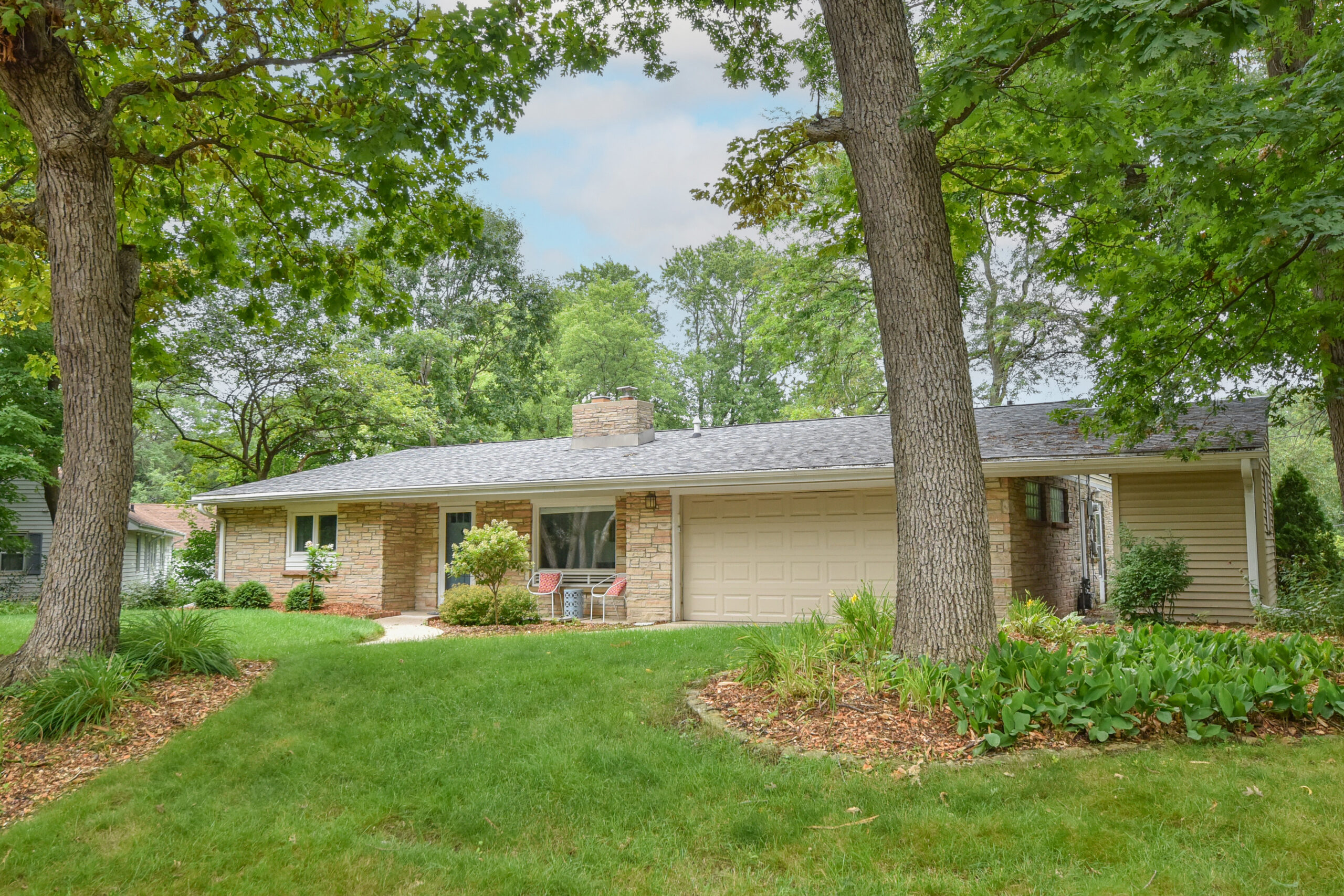  Home for Sale - 2417 N. 117th St. Wauwatosa, WI 53226-1119