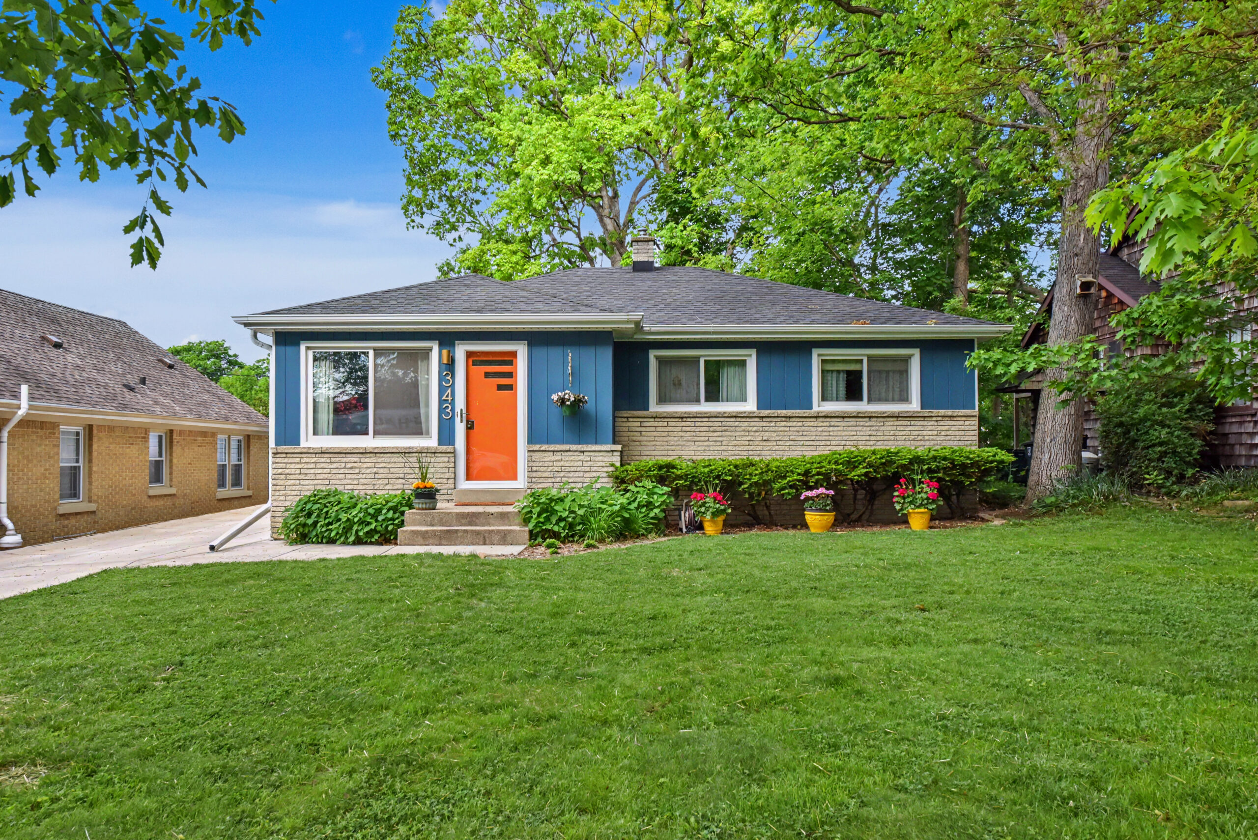  Home for Sale - 343 N. 115th St. Wauwatosa, WI 53226-4013