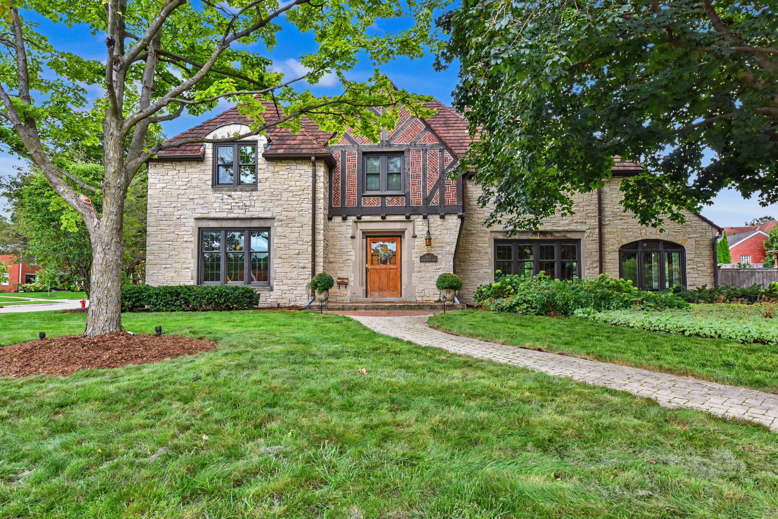  Home for Sale - 660 N. Honey Creek Parkway Wauwatosa, WI 53213-3465