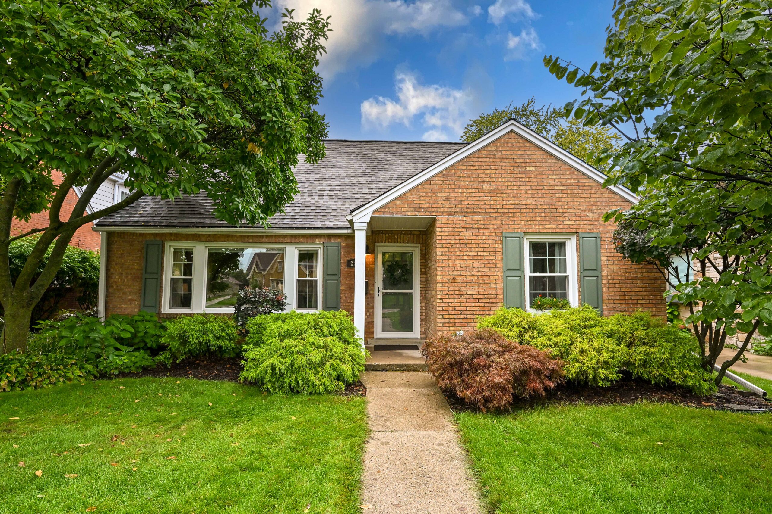  Home for Sale - 2425 N. 81st St. Wauwatosa, WI 53213-1012