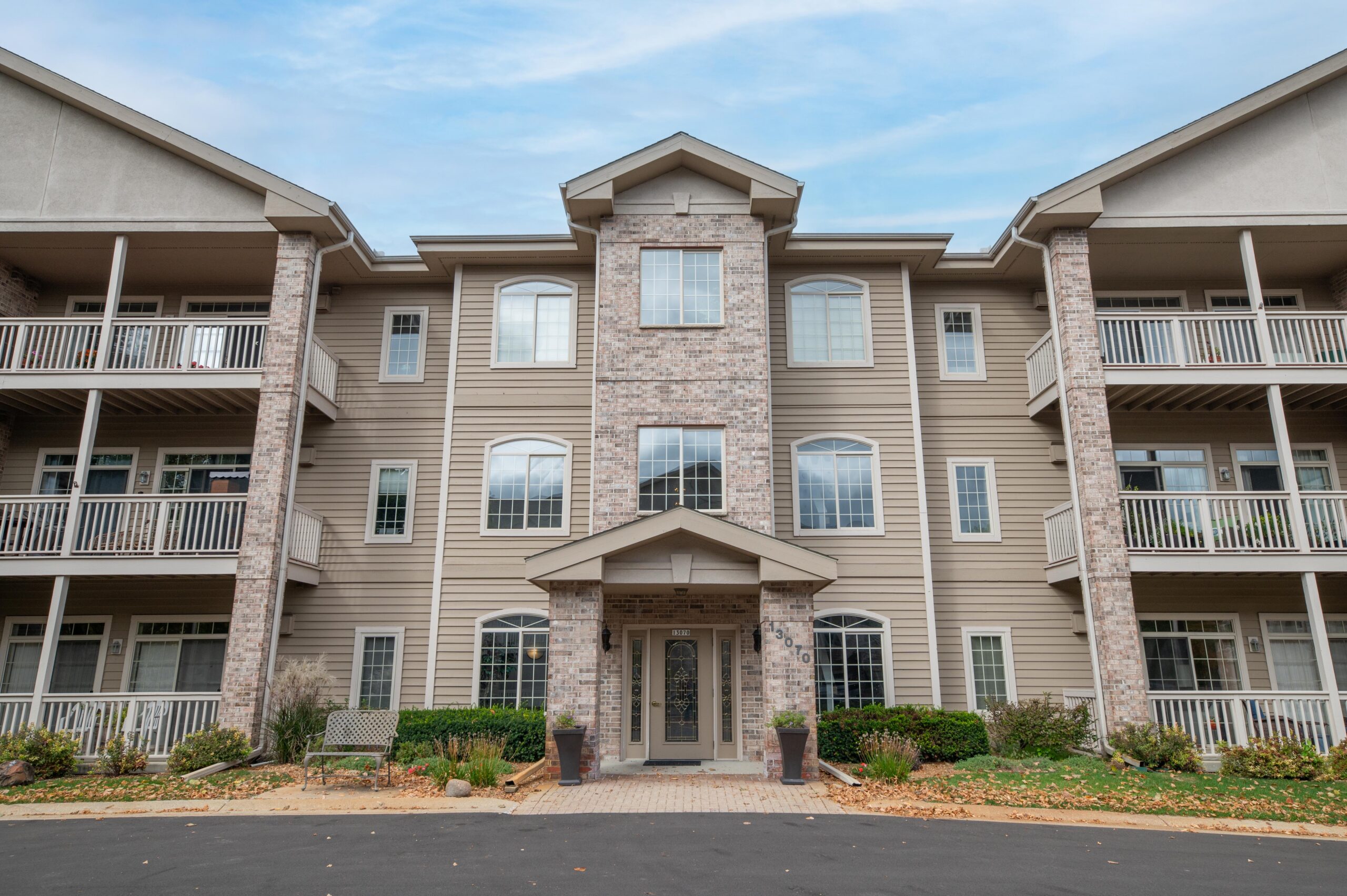  Home for Sale - 13070 W. Bluemound Rd. 209 Elm Grove, WI 53122-2693